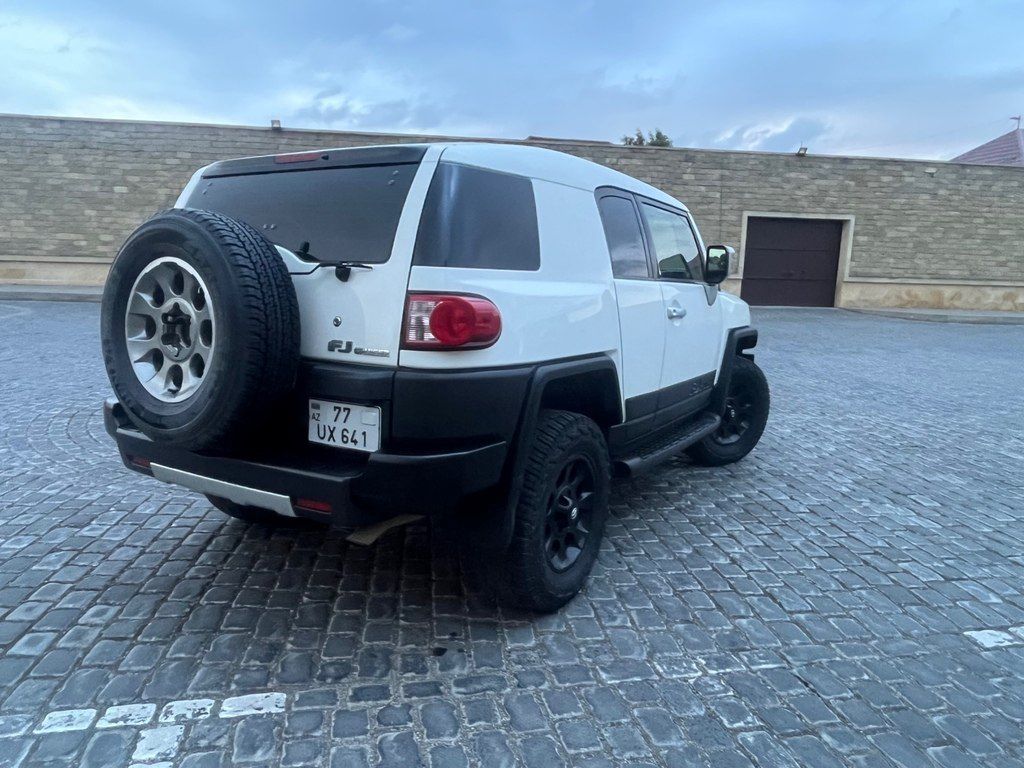 Toyota FJ Cruiser, 4.0 L, 2013 il, 301 985 km — Avtomobillər, Bakı (8)