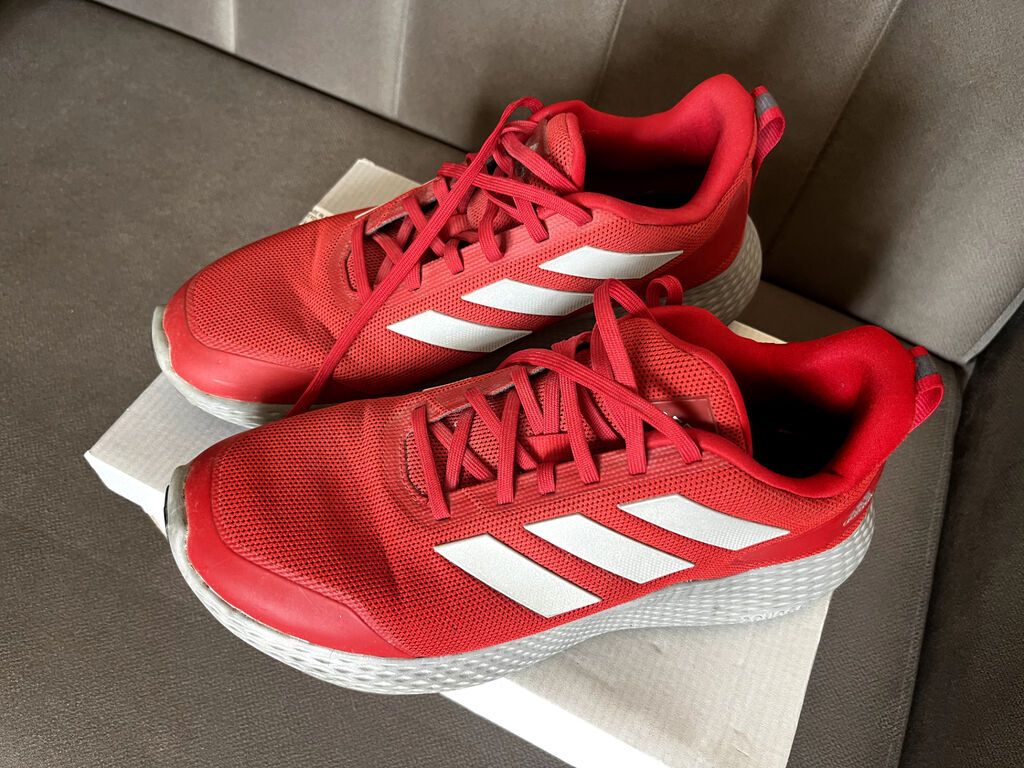 Orijinal Adidas idman ayaqqabısı. Şəkillərdən də göründüyü kimi çox — Şəxsi əşyalar, Bakı (3)