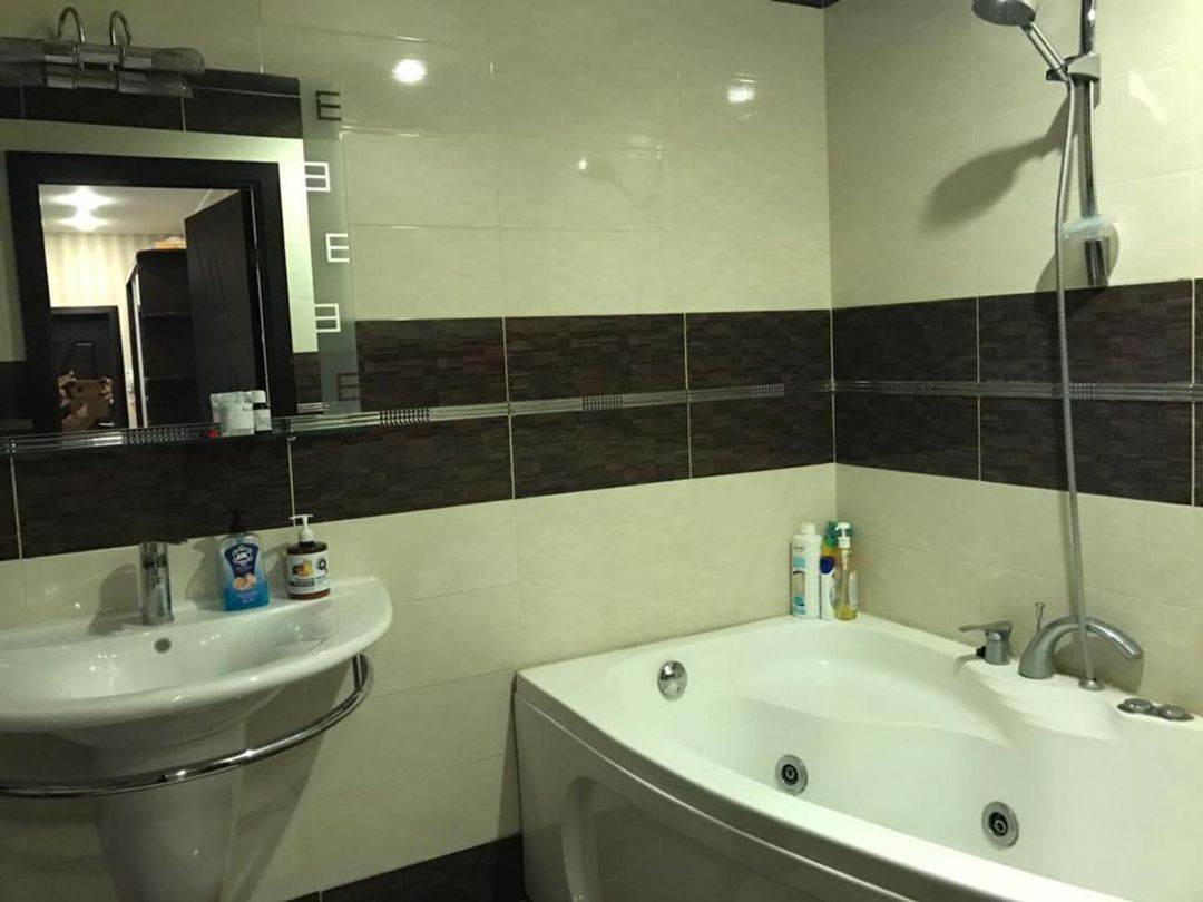 İcarəyə verilir 3 otaqlı yeni tikili 130 m² — Mənzil, Bakı (10)