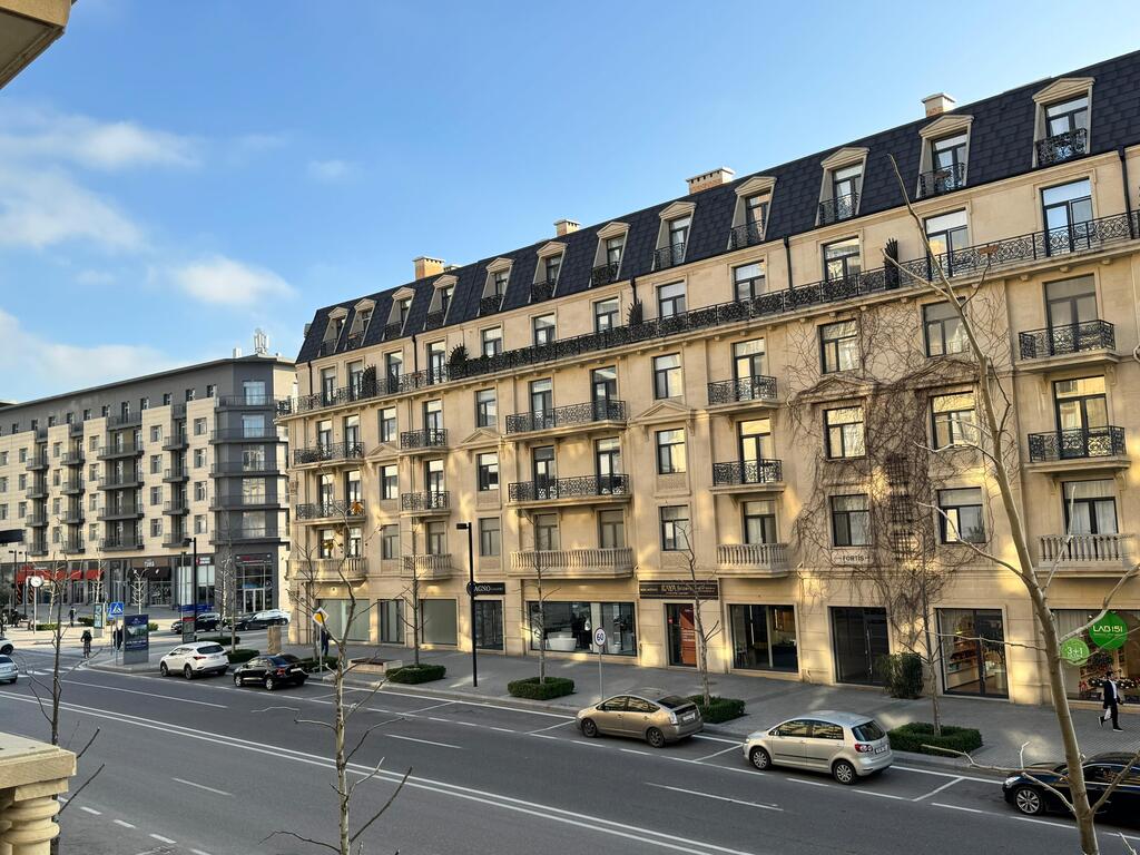 Satılır 5 otaqlı yeni tikili 212 m² — Mənzil, Bakı (9)