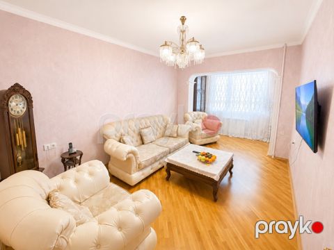 Satılır 4 otaqlı köhnə tikili 110 m²