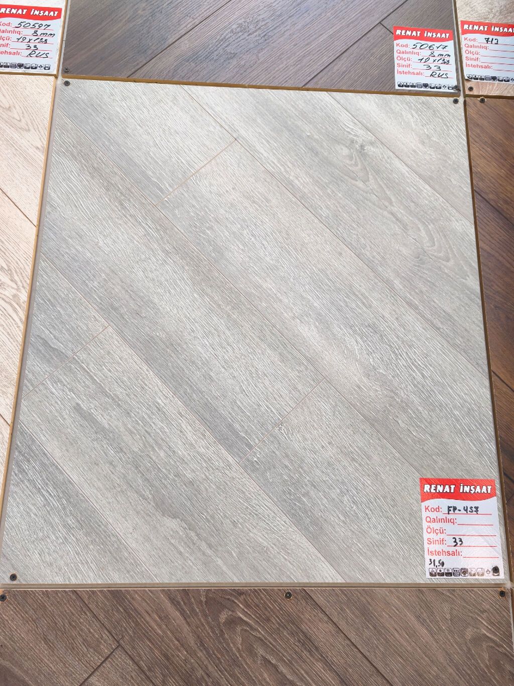 Laminate döşəmə paneli – Renat İnşaat - Model: FP-458 (etiketdə — Təmir və inşaat, Bakı