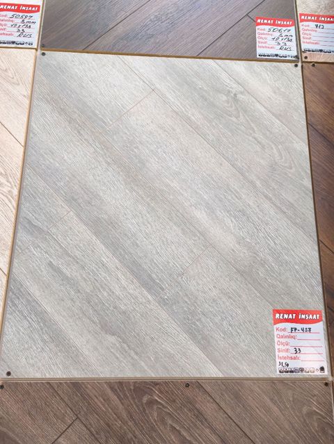 Laminate döşəmə paneli – Renat İnşaat - Model: FP-458 (etiketdə — Bakı