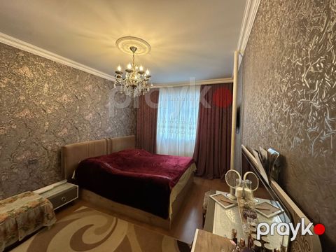 Satılır 3 otaqlı köhnə tikili 90 m² — Bakı