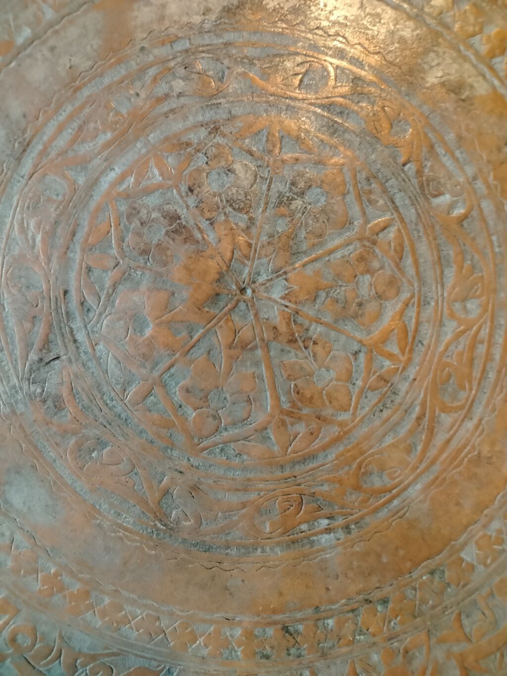 Məhsul: XIX əsrə aid Əl işı ilə naxışlanmış mis məcmeyi (təqdim olunan — Bişirmə qabları, Digah (3)