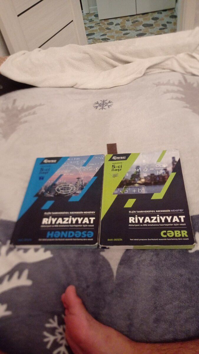 Riyaziyyat dərslikləri — Sırt çantaları, ranelər, çantalar, Bakı (2)
