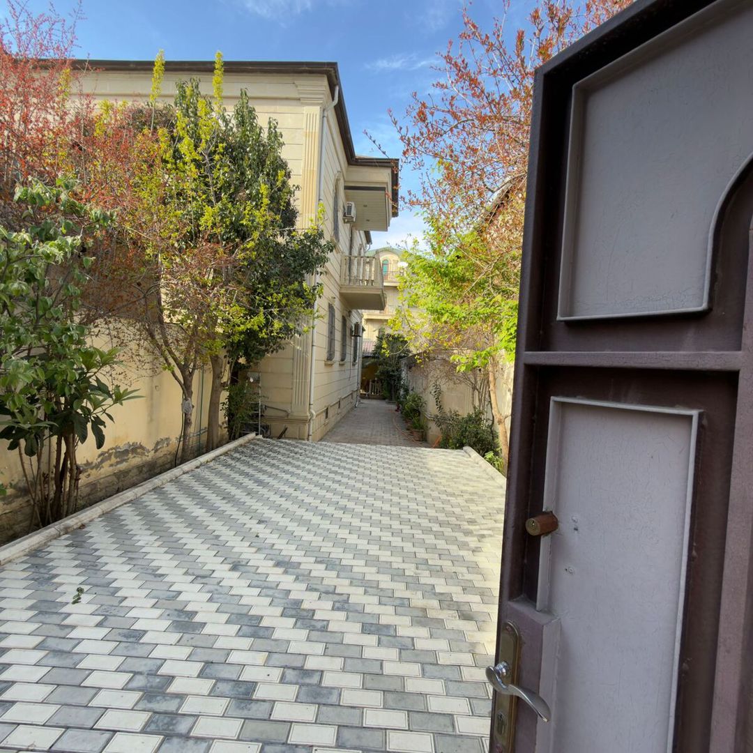 Satılır 9 otaqlı həyət evi/bağ evi 320 m² — Ev, villa, Bakı