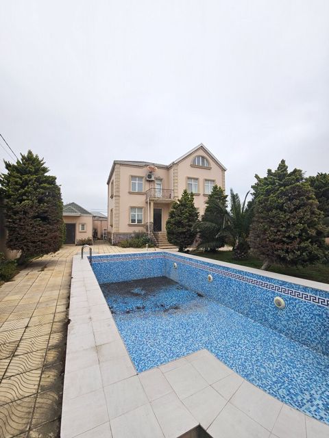 Satılır 6 otaqlı həyət evi/bağ evi 400 m² — Bakı