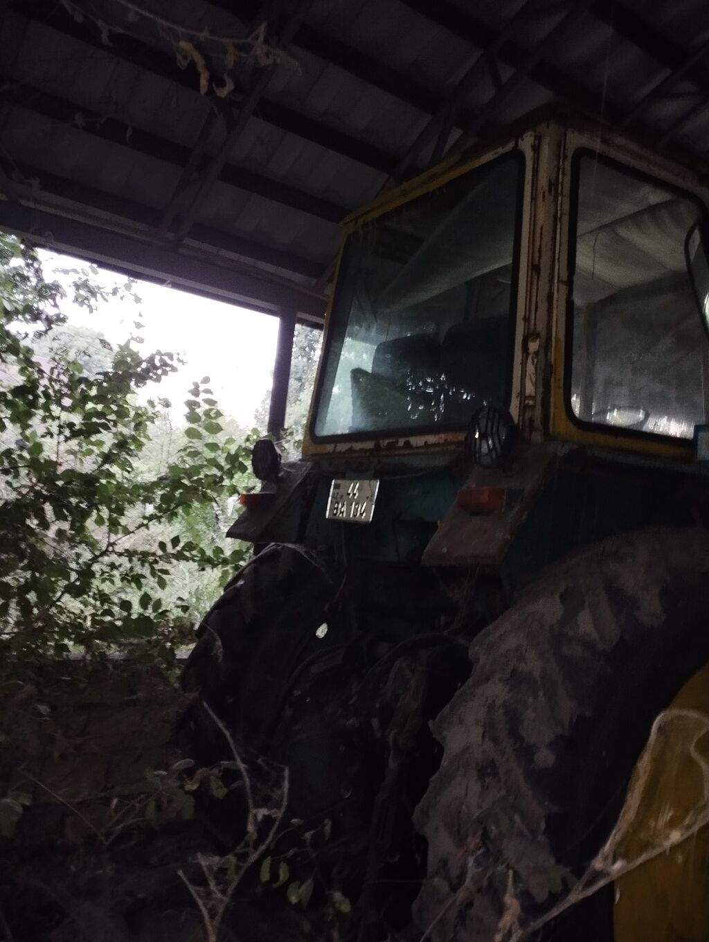 Kənd təsərrüfatı üçün universal təkərli traktor. - Kabinli, panoram — Traktorlar, Masallı (7)