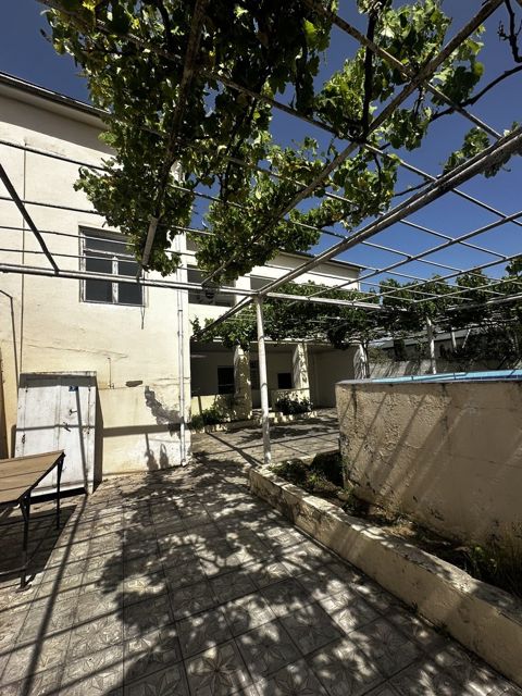 Satılır 4 otaqlı həyət evi/bağ evi 130 m² — Bakı