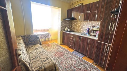 Satılır 2 otaqlı köhnə tikili 60 m² — Bakı