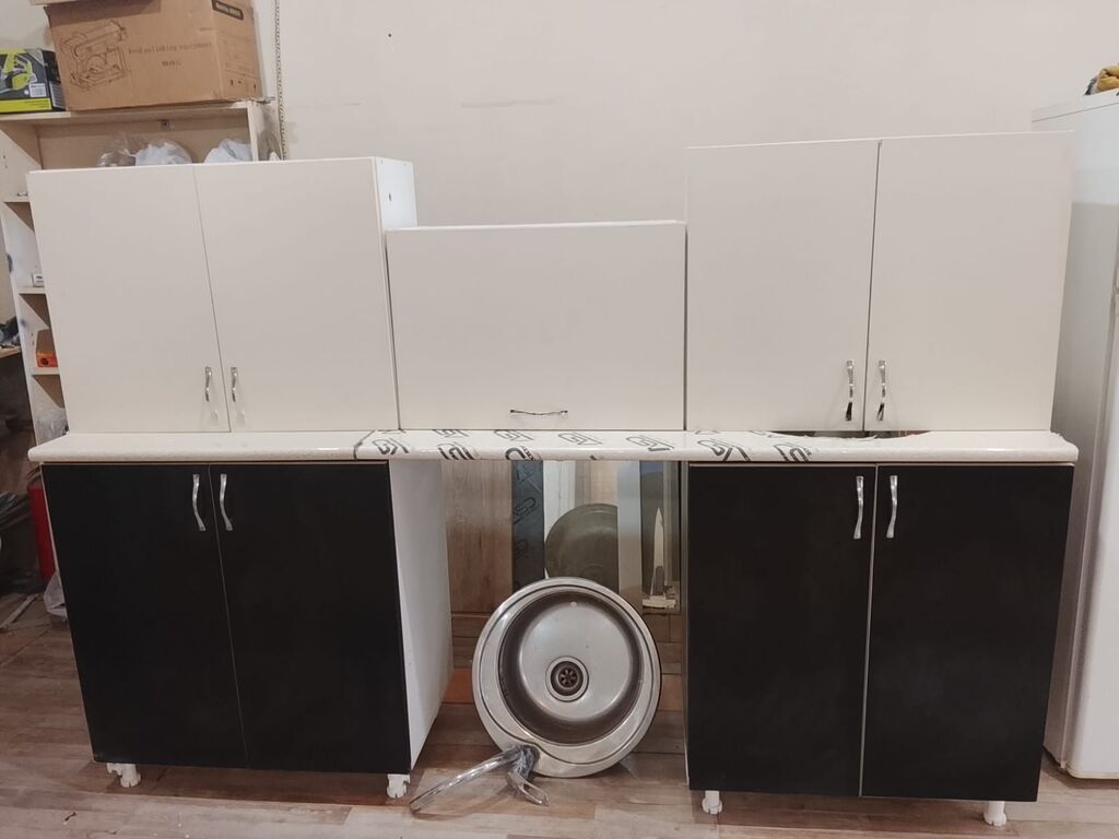 Mətbəx mebeli satılır. Qiymət 220 azn. Ölçü 2m20sm, üzərində moyka — Mebel, Digah