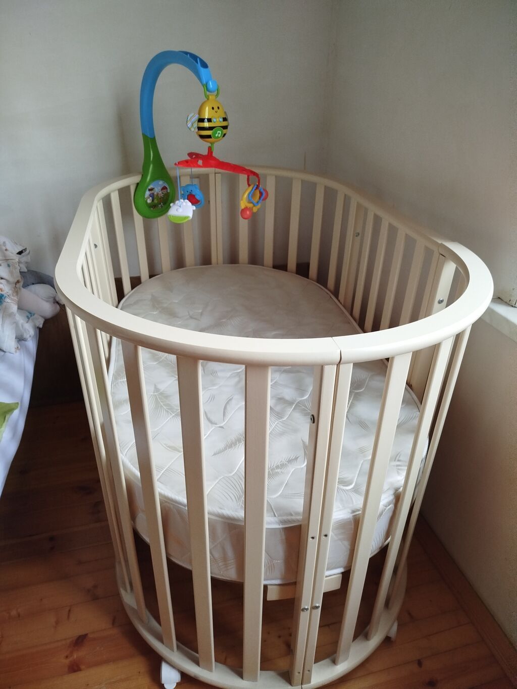 Oğlan və qız üçün, İşlənmiş, Yumru, Beşik, Dəstsiz, Matras ilə, Yellənmə mexanizmi ilə — Mebel, Bakı (4)