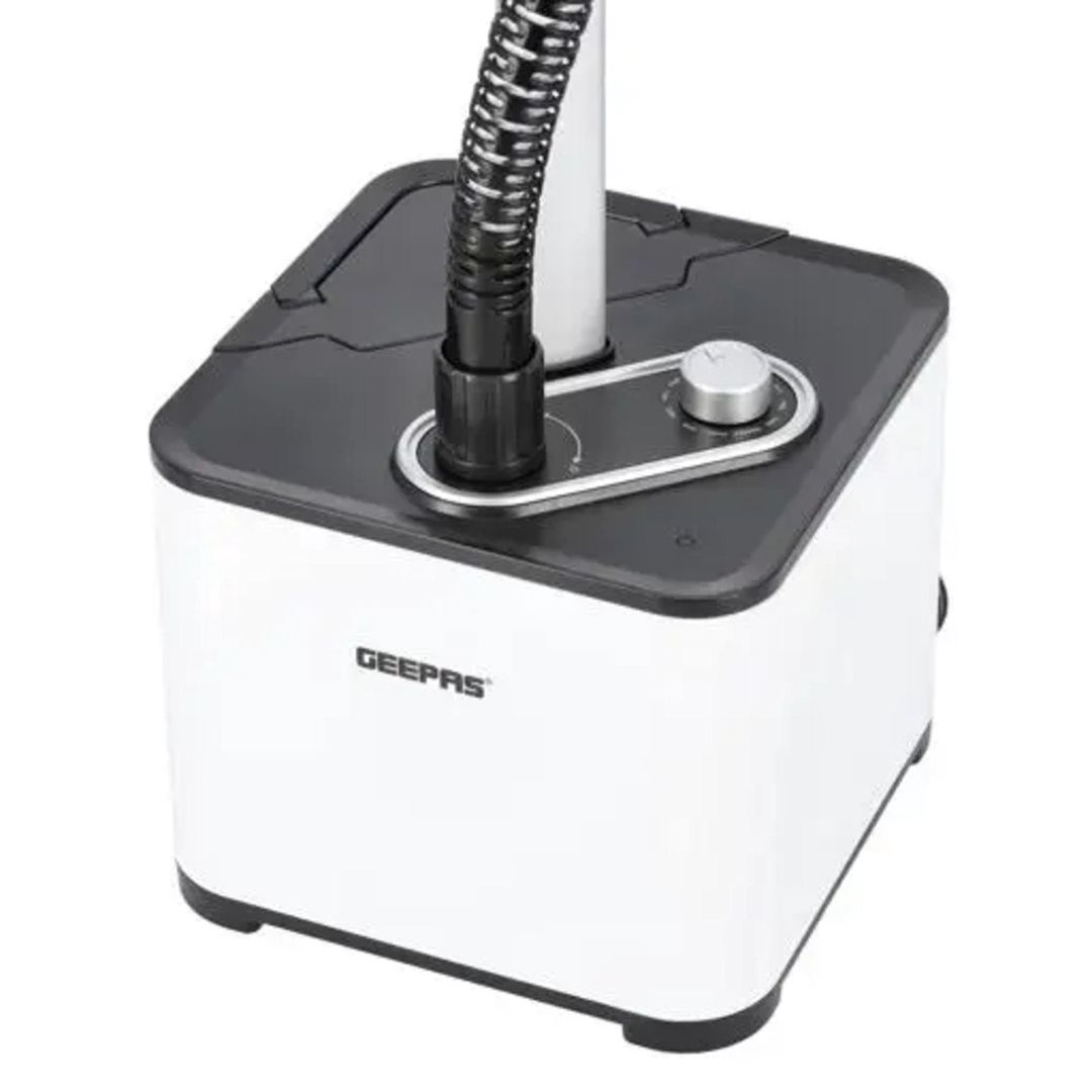 Geepas GGS25033 2000 W 1.3 L vertikal paltar buxarlayıcısı — Ev texnikası, Bakı (3)