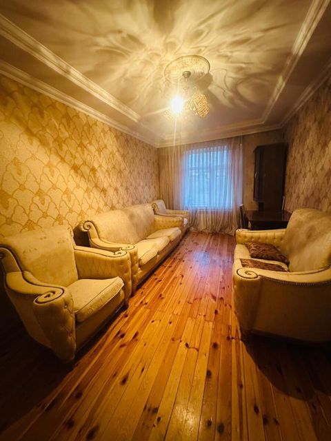 Satılır 2 otaqlı köhnə tikili 60 m² — Bakı