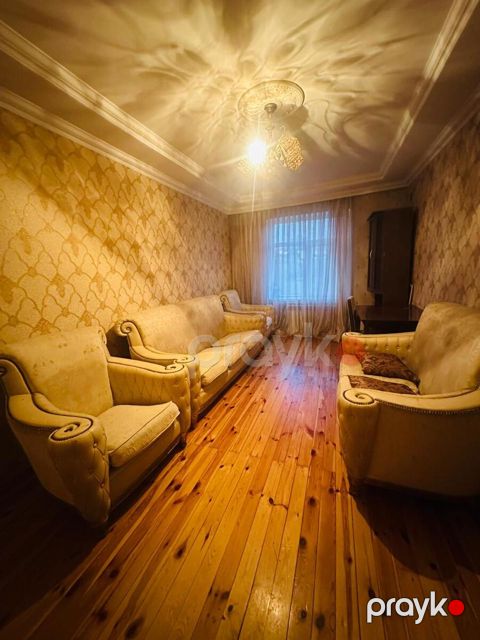 Satılır 2 otaqlı köhnə tikili 60 m²