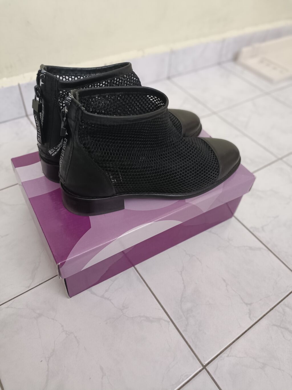 Qadın üçün qara mesh botilər - Model: Aşağı boylu, dairəvi burunlu — Şəxsi əşyalar, Bakı (4)