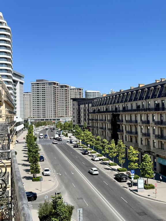 Satılır 5 otaqlı yeni tikili 212 m² — Mənzil, Bakı (7)