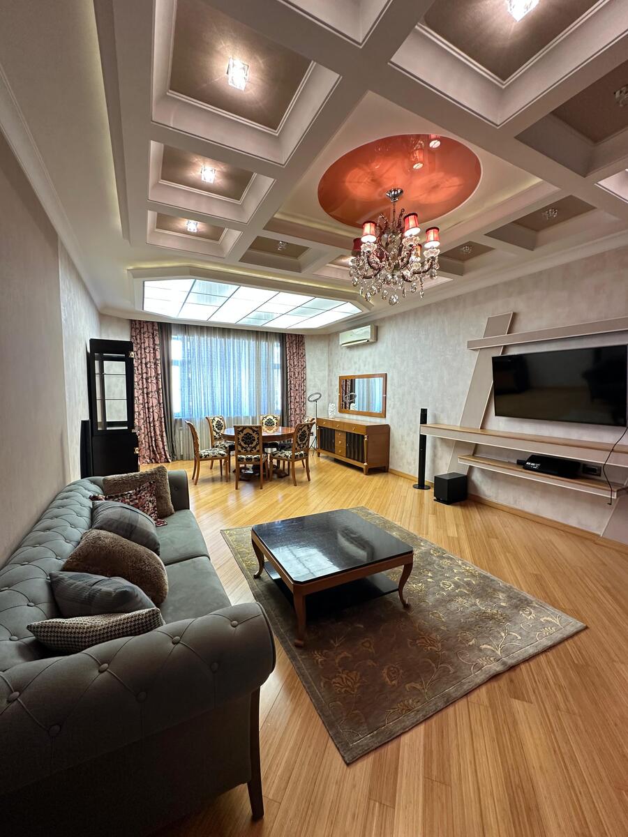 Satılır 4 otaqlı yeni tikili 185 m² — Mənzil, Bakı (2)