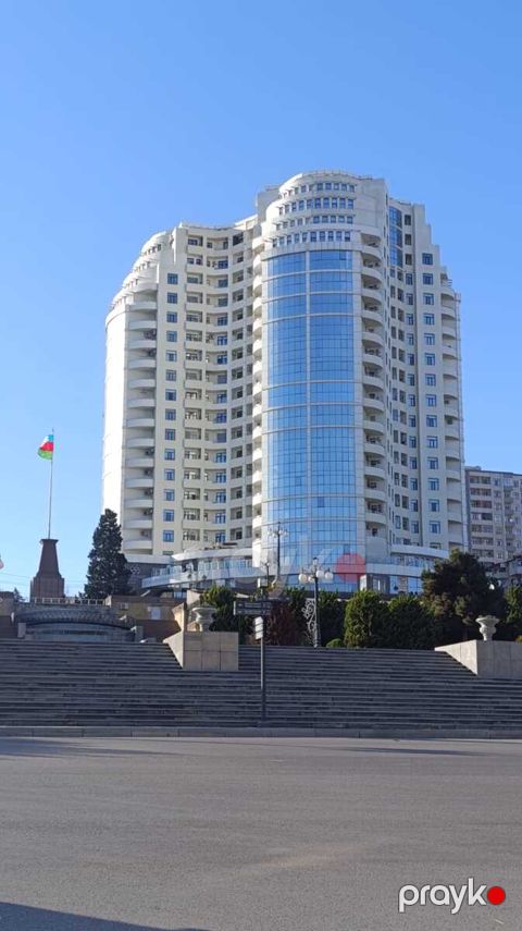 Satılır 4 otaqlı yeni tikili 167.5 m²