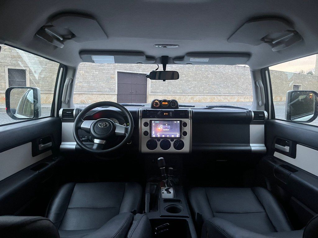 Toyota FJ Cruiser, 4.0 L, 2013 il, 301 985 km — Avtomobillər, Bakı (12)