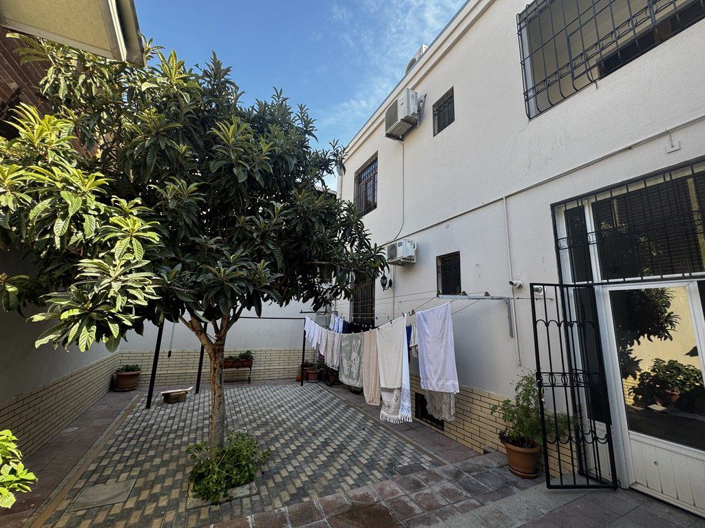 Satılır 6 otaqlı həyət evi/bağ evi 250 m² — Ev, villa, Bakı (4)