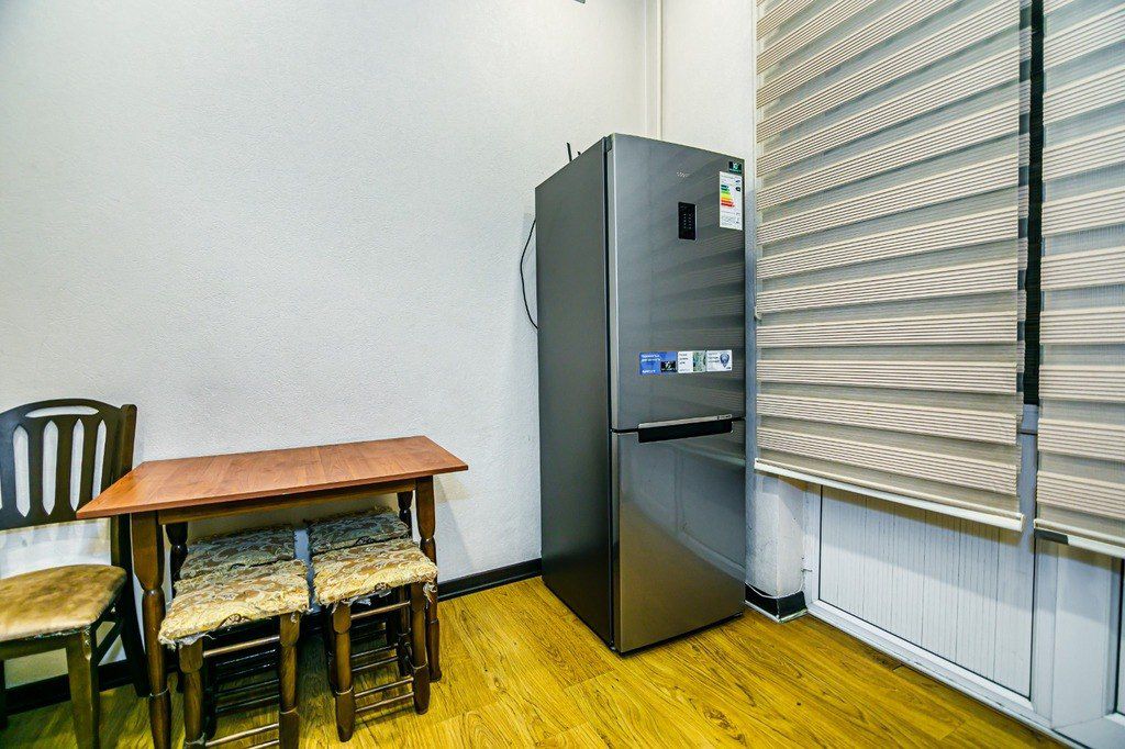 İcarəyə verilir 2 otaqlı köhnə tikili 75 m² — Mənzil, Bakı (5)