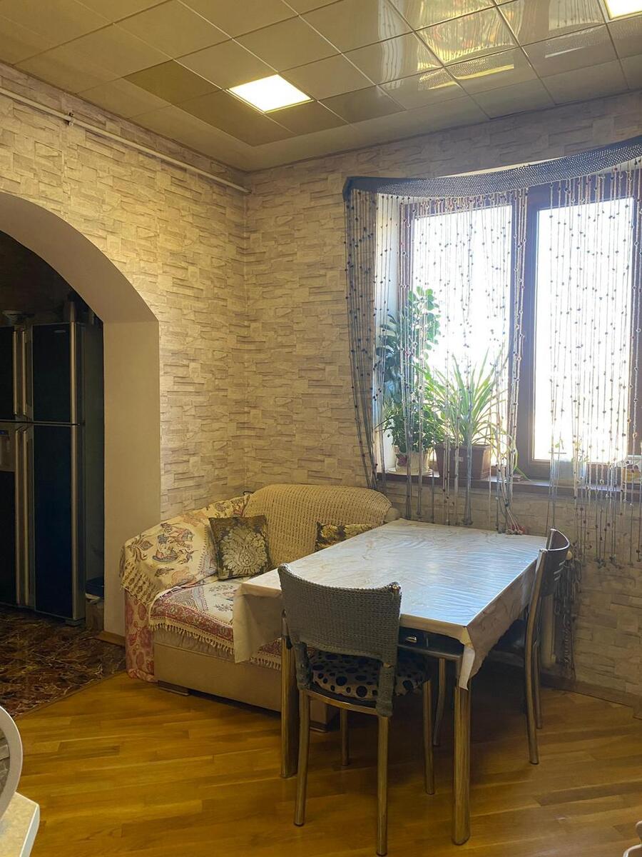 Satılır 4 otaqlı köhnə tikili 116 m² — Mənzil, Bakı (11)