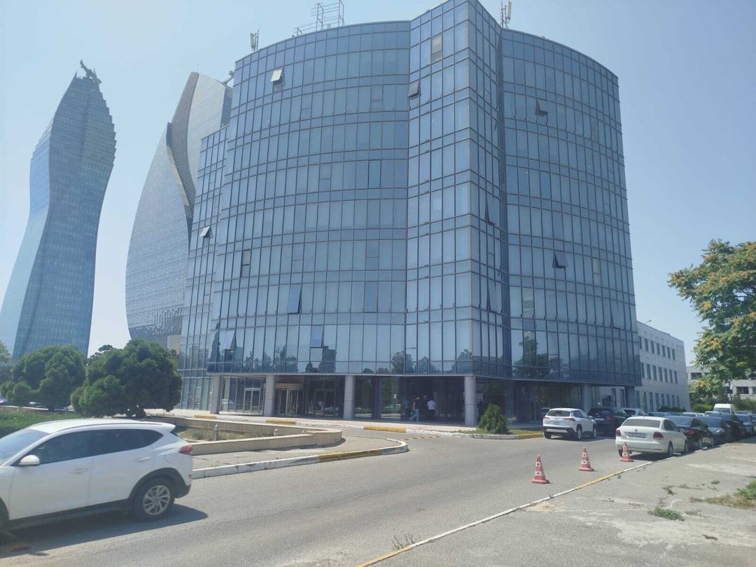 İcarəyə verilir obyekt 226 m² — Əmlak, Bakı (2)