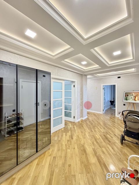 Satılır 3 otaqlı yeni tikili 135 m²