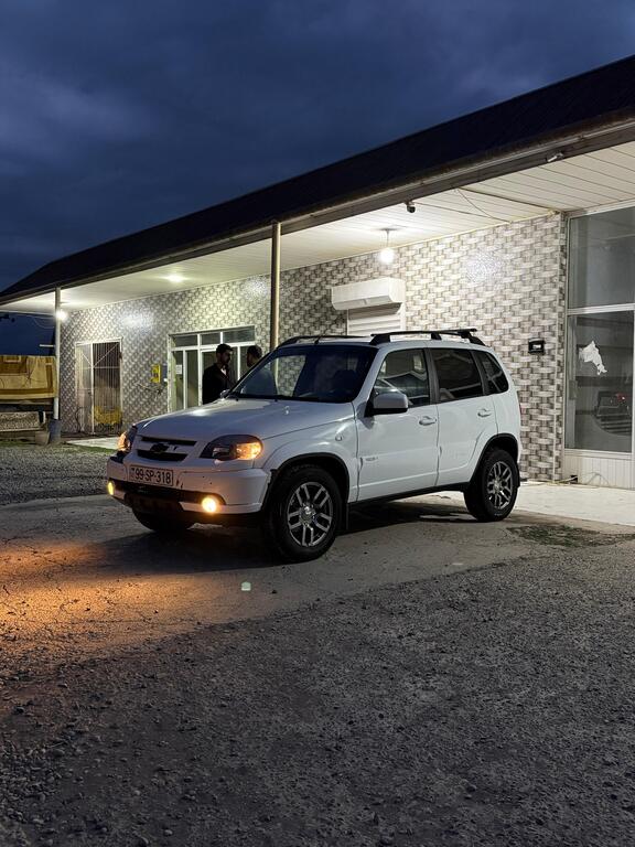 Chevrolet Niva, 1.7 L, 2019 il, 105 000 km — Avtomobillər, Salyan (10)