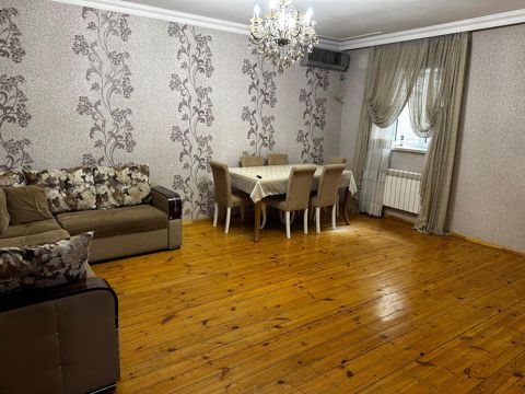 İcarəyə verilir 3 otaqlı köhnə tikili 120 m² — Bakı