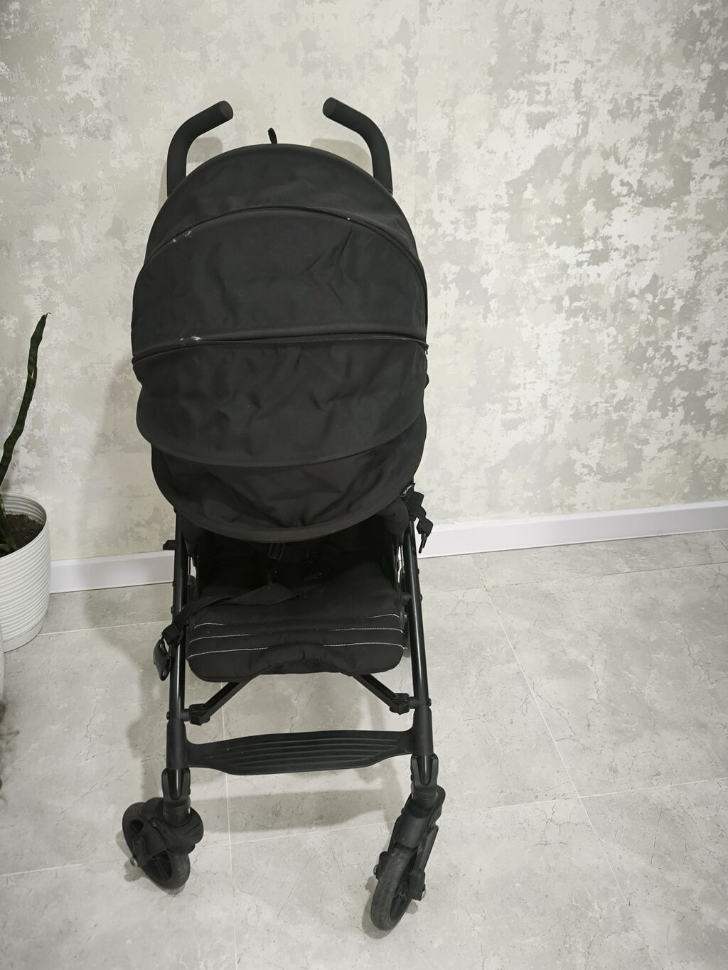 Chicco uşaq arabası – qara rəng - Brend/model: Chicco (etiketdə — Uşaq nəqliyyatı, Bakı (2)