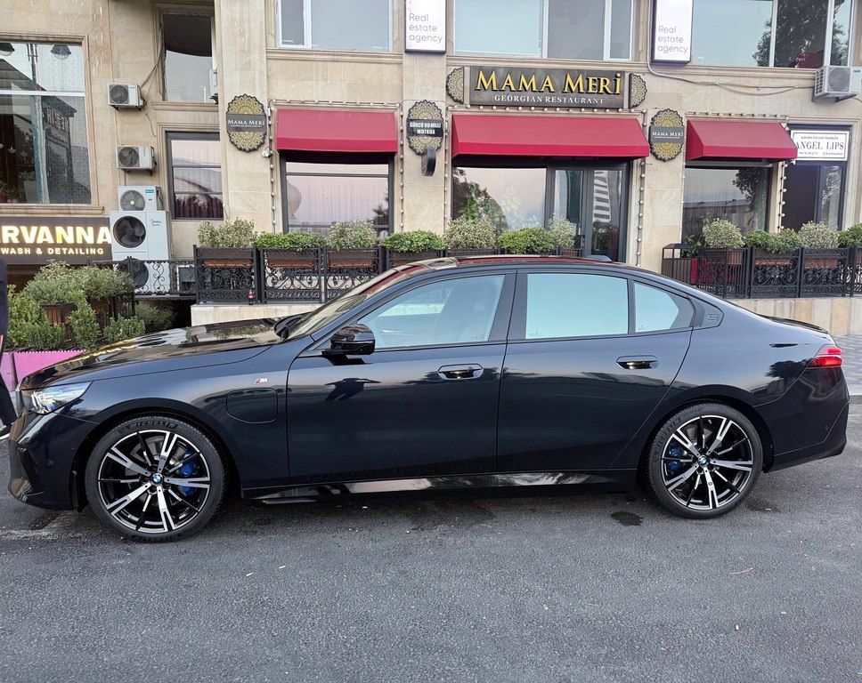 BMW 530e, 2.0 L, 19.4 kWh, 2025 il, 7 000 km — Avtomobillər, Bakı (5)