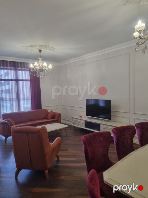 İcarəyə verilir 3 otaqlı yeni tikili 148 m²