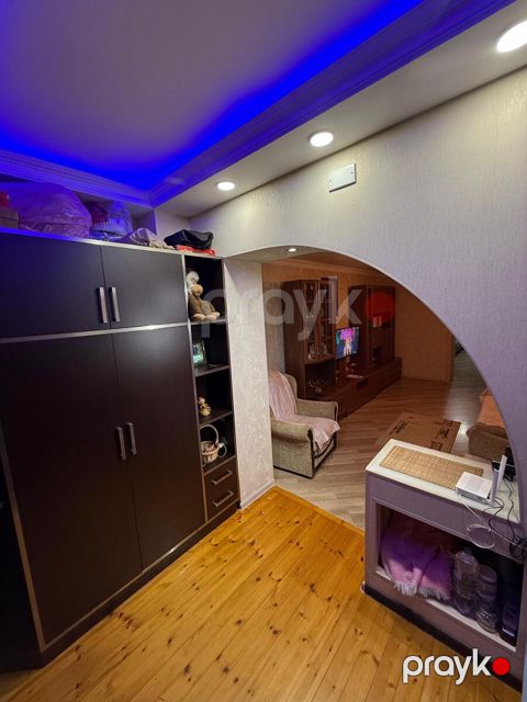 Satılır 3 otaqlı köhnə tikili 60 m²