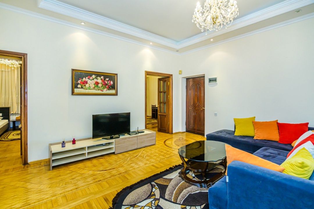 İcarəyə verilir 4 otaqlı köhnə tikili 117 m² — Mənzil, Bakı (11)