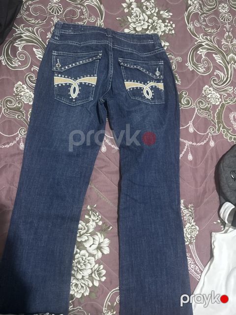 Bershka qadın cins şalvarı1 defe geyinilib - Rəng: tünd mavi — Bakı