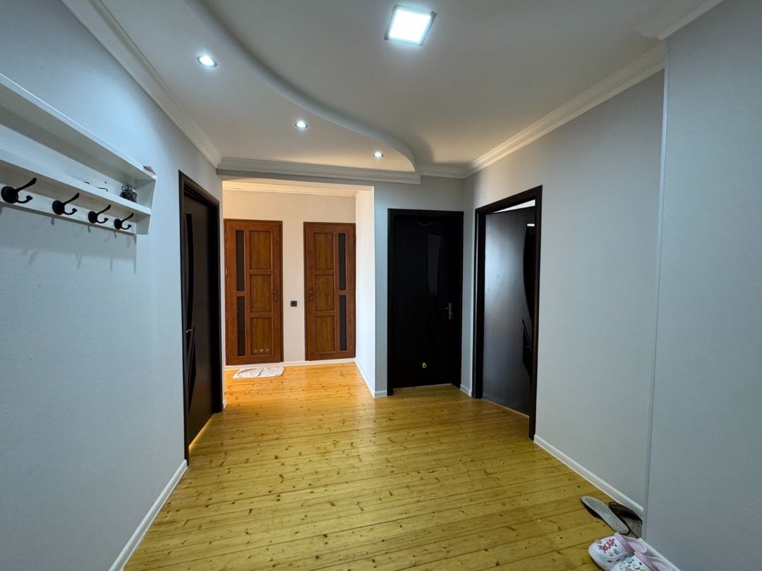 Satılır 3 otaqlı köhnə tikili 107 m² — Mənzil, Bakı (12)