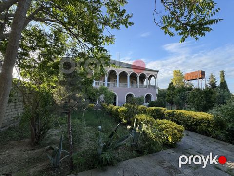Satılır 8 otaqlı həyət evi/bağ evi 500 m²