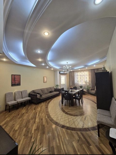 Satılır 3 otaqlı yeni tikili 135 m² — Bakı