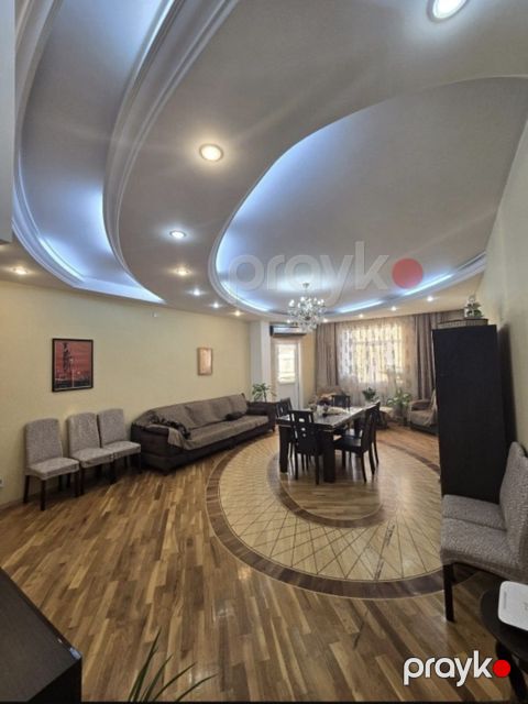 Satılır 3 otaqlı yeni tikili 135 m²