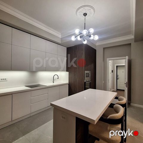 İcarəyə verilir 3 otaqlı yeni tikili 144 m²