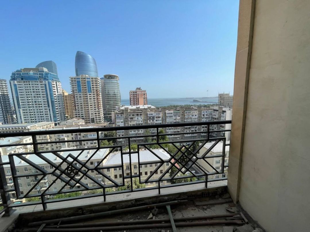 Satılır 4 otaqlı yeni tikili 248.6 m² — Mənzil, Bakı