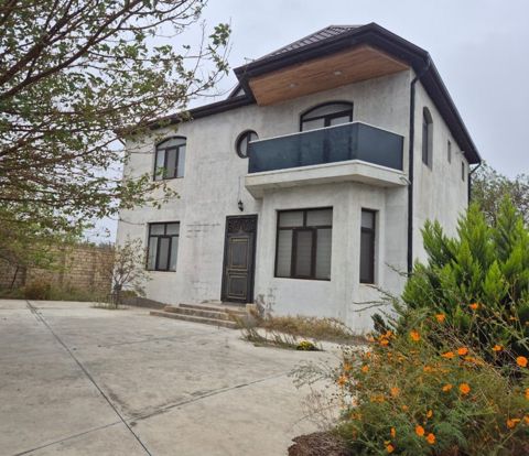 Satılır 4 otaqlı həyət evi/bağ evi 200 m² — Bakı