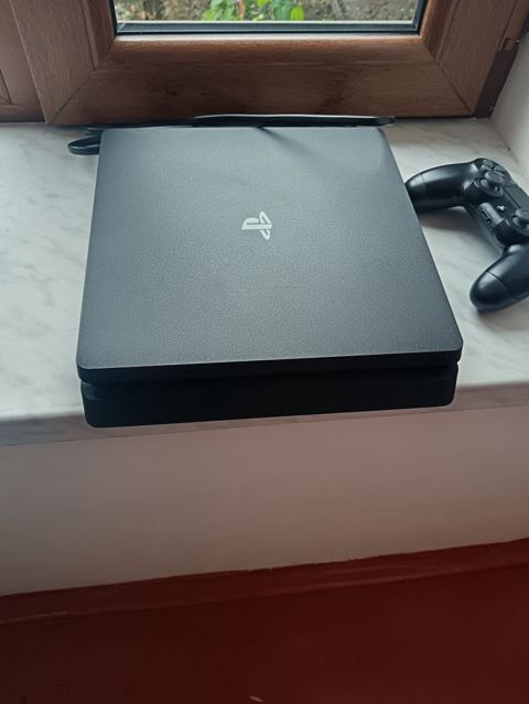 PlayStation 4 Slim oyun konsolu 1 Illik deluxe paket Xüsusiyyətlər — Quba