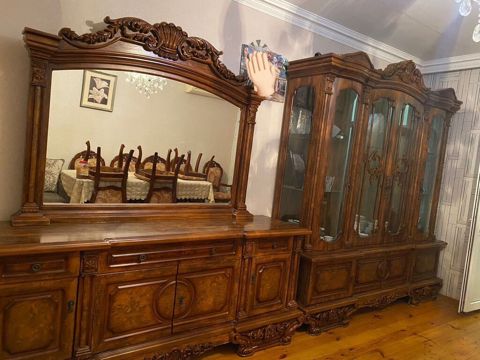 Klassik üslubda mebel dəsti. Tərkibi: - Temiz qoz ağacındandi -Heç — Qobu