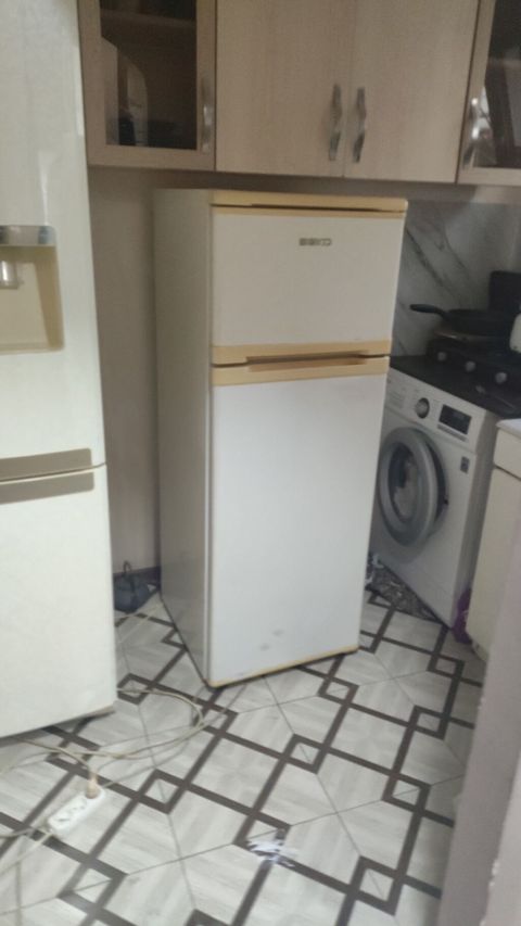Beko ikiqapılı soyuducu - Brend/model: Beko, yuxarıda dondurucu — Bakı