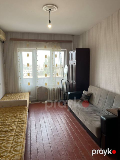 Satılır 1 otaqlı köhnə tikili 45 m²