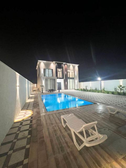 Satılır 5 otaqlı həyət evi/bağ evi 350 m² — Bakı